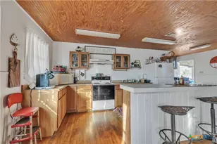 895 Patterson Rd, Flatonia, TX 78941 - Photo 6