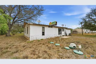 3651 E I-10, Seguin, TX 78155 - Photo 24