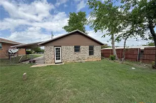 1506 St Louis St, Gatesville, TX 76528 - Photo 16