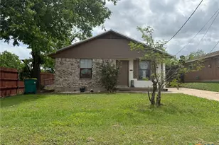 1506 St Louis St, Gatesville, TX 76528 - Photo 2
