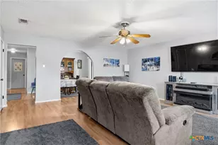 112 W Hogan Dr, Copperas Cove, TX 76522 - Photo 2
