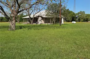 600 W Ave C, Milano, TX 76556 - Photo 2