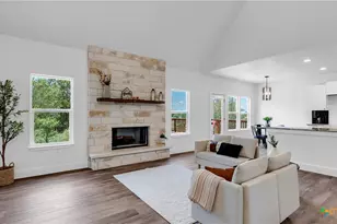 105 Chesterfield Dr, Kingsland, TX 78639 - Photo 6