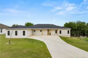 15896 Salado Dr, Temple, TX 76502 - Photo 2