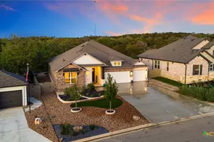 374 Bridle Trl, New Braunfels, TX 78132 - Photo 6