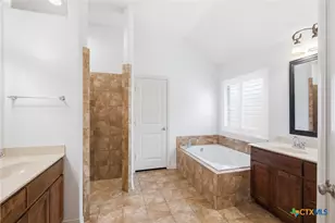 115 Sandstone Ct, Victoria, TX 77904 - Photo 4