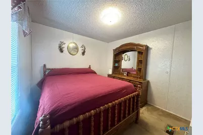 306 Turner Street, Yoakum, TX 77995 - Photo 24