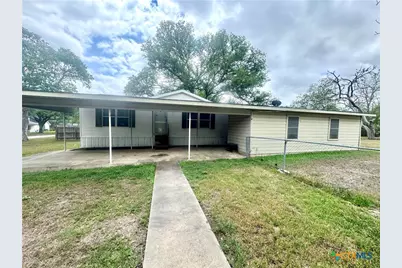 306 Turner Street, Yoakum, TX 77995 - Photo 28