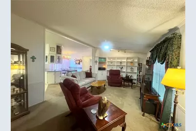 306 Turner Street, Yoakum, TX 77995 - Photo 4