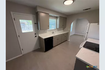 795 Albert Street, New Braunfels, TX 78130 - Photo 10