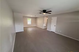 795 Albert St, New Braunfels, TX 78130 - Photo 4