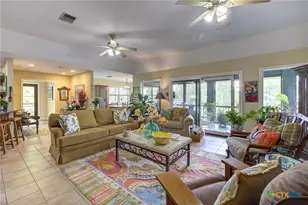 210 Royal George Cir, Mcqueeney, TX 78123 - Photo 12