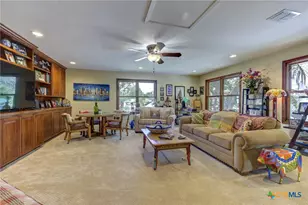 210 Royal George Cir, Mcqueeney, TX 78123 - Photo 34