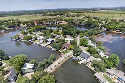 210 Royal George Circle, Mcqueeney, TX 78123 - Photo 4