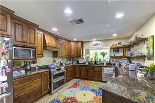 210 Royal George Cir, Mcqueeney, TX 78123 - Photo 18
