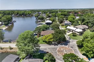 210 Royal George Cir, Mcqueeney, TX 78123 - Photo 1