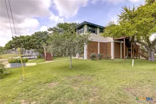 210 Royal George Cir, Mcqueeney, TX 78123 - Photo 6