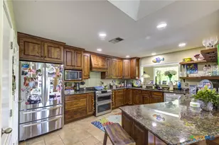 210 Royal George Cir, Mcqueeney, TX 78123 - Photo 18