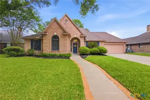 107 Lance Ln, Victoria, TX 77904 - Photo 1