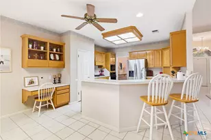 107 Lance Ln, Victoria, TX 77904 - Photo 12