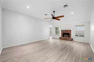 426 Armstrong Dr, Belton, TX 76513 - Photo 2