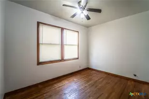 1612 E Mesquite Ln, Victoria, TX 77901 - Photo 6