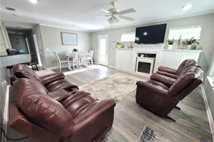 1404 W Baltimore Ave, Seadrift, TX 77983 - Photo 2