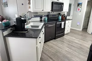 1404 W Baltimore Ave, Seadrift, TX 77983 - Photo 18