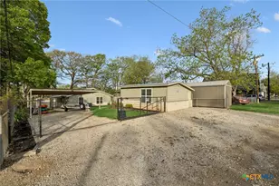 230 Lee St, Seguin, TX 78155 - Photo 36
