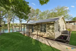 230 Lee St, Seguin, TX 78155 - Photo 14