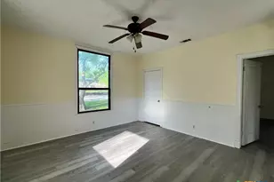 902 N 1st St, Temple, TX 76501 - Photo 22