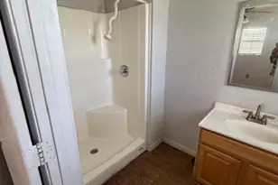 707 W Houston Ave, Seadrift, TX 77983 - Photo 4