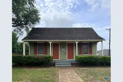 607 N Bridge, Victoria, TX 77901 - Photo 2