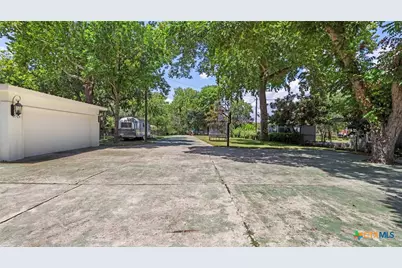 2323 Terminal Loop Road, Mcqueeney, TX 78123 - Photo 2