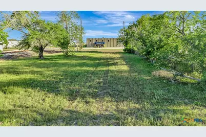 102 W Mockingbird Lane, Victoria, TX 77904 - Photo 4