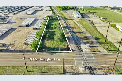 102 W Mockingbird Lane, Victoria, TX 77904 - Photo 1