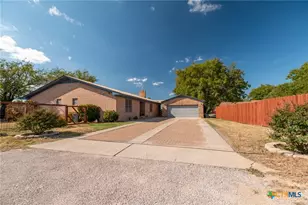 1707 E Fourth St, Lampasas, TX 76550 - Photo 10