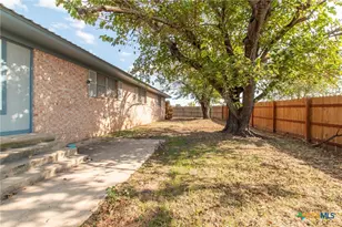 1707 E Fourth St, Lampasas, TX 76550 - Photo 16