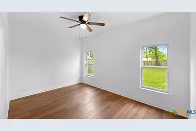 607 W 3rd Street, Eddy, TX 76524 - Photo 12
