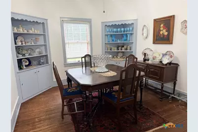 607 N Bridge, Victoria, TX 77901 - Photo 4