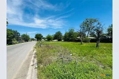 419 Braden Street, Seguin, TX 78155 - Photo 4