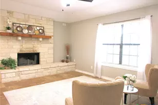 665 Center St, New Braunfels, TX 78130 - Photo 2