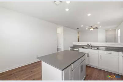 174 Green Berets Bend, Jarrell, TX 76537 - Photo 6