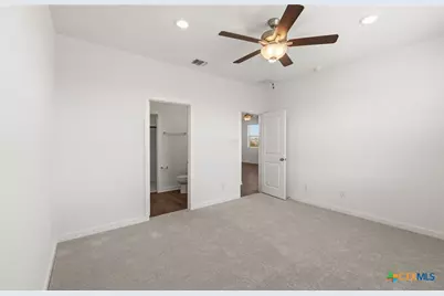174 Green Berets Bend, Jarrell, TX 76537 - Photo 10