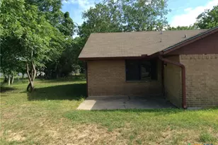 606 Woodworth St, Cuero, TX 77954 - Photo 8