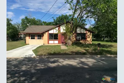 606 Woodworth Street, Cuero, TX 77954 - Photo 2