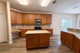 312 Crowfoot Dr, Harker Heights, TX 76548 - Photo 2