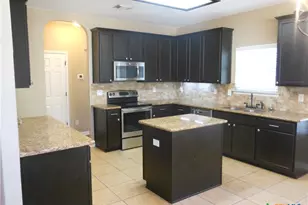2242 Lakeline Dr, New Braunfels, TX 78130 - Photo 8