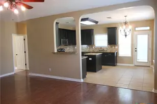 2242 Lakeline Dr, New Braunfels, TX 78130 - Photo 6