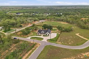 1 Post Oak St, Gonzales, TX 78629 - Photo 2